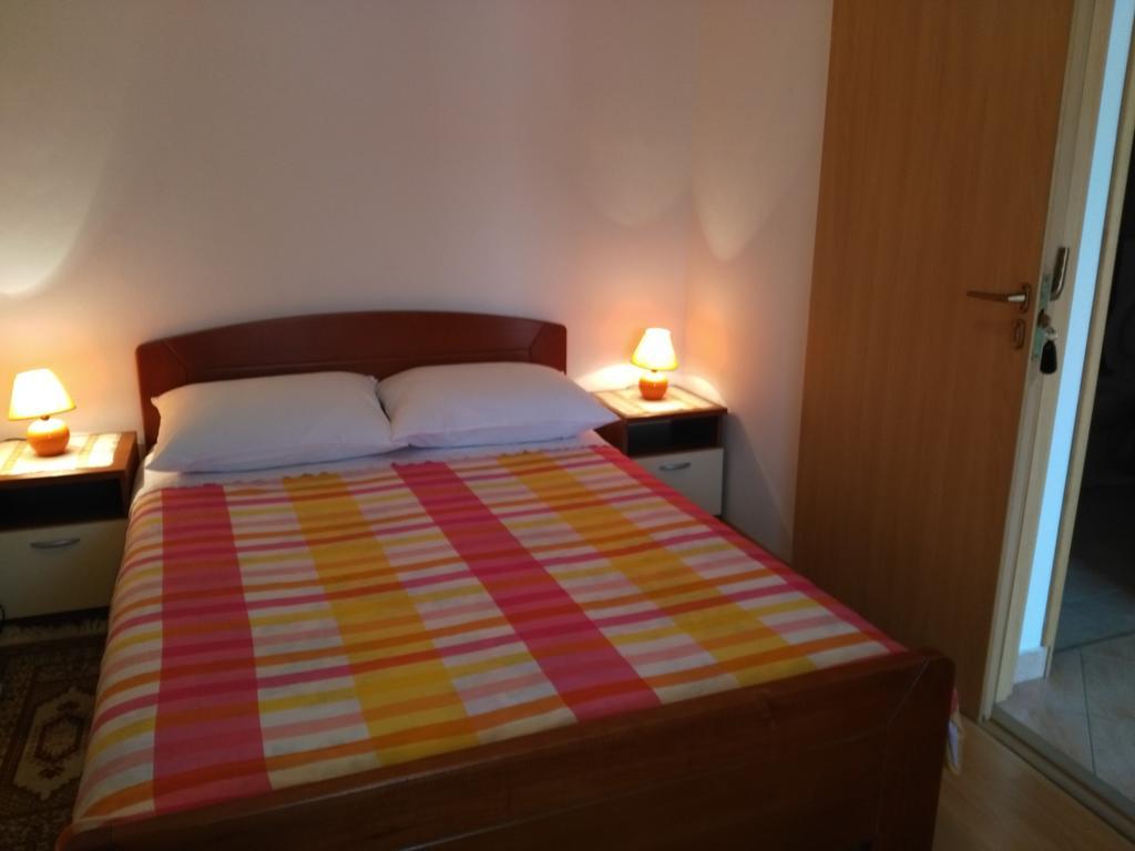 Apartment Cvita Biograd Na Moru Exterior photo