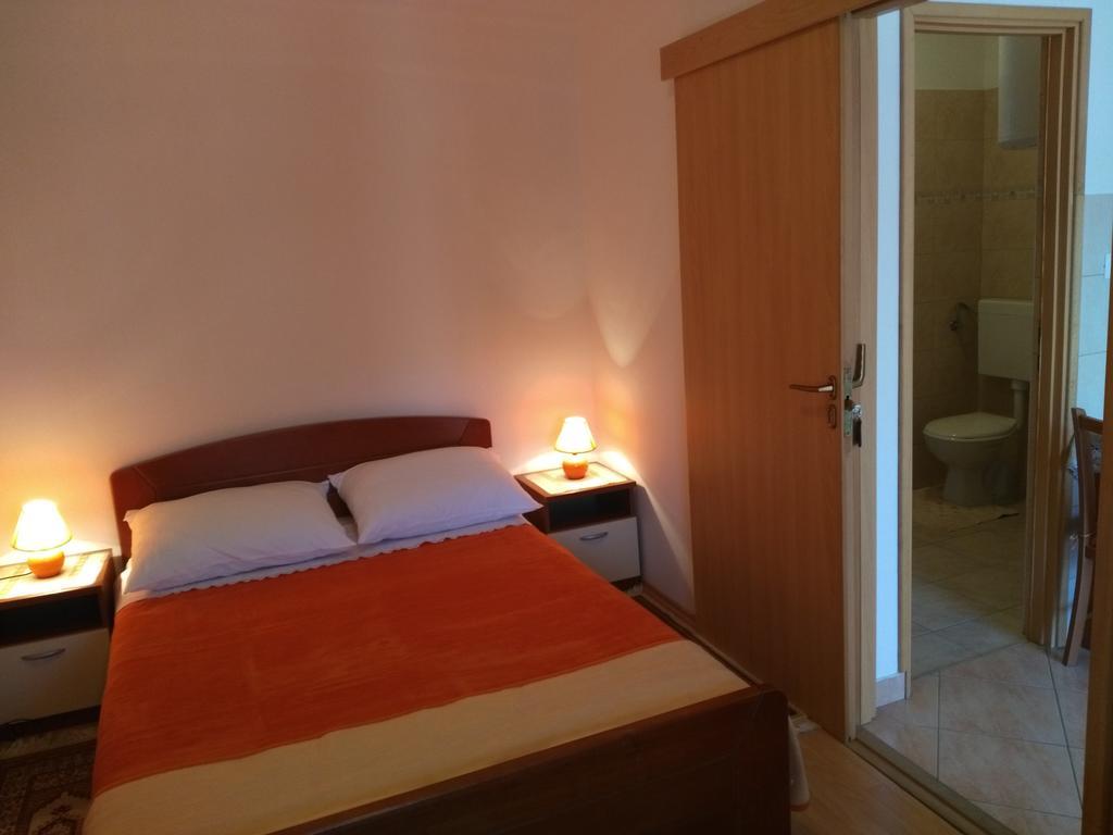 Apartment Cvita Biograd Na Moru Exterior photo